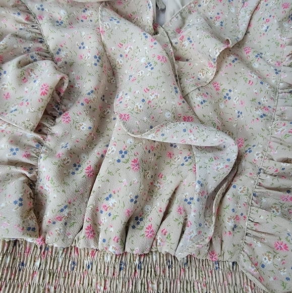 NWT Tan Floral Mini Dress - Picture 4 of 7